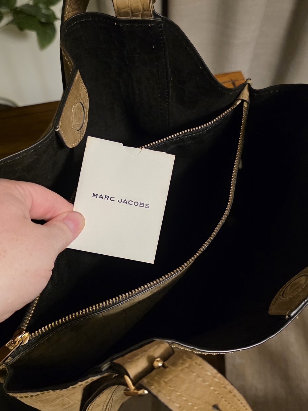 Marc Jacobs The Director Nubuc Croc Embossed Shoulder Bag - Picture 12 of 13